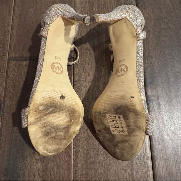 MICHAEL Michael Kors Gold Sparkly Strappy Heels Holiday Party New Years Eve 6.5 - Picture 9 of 10